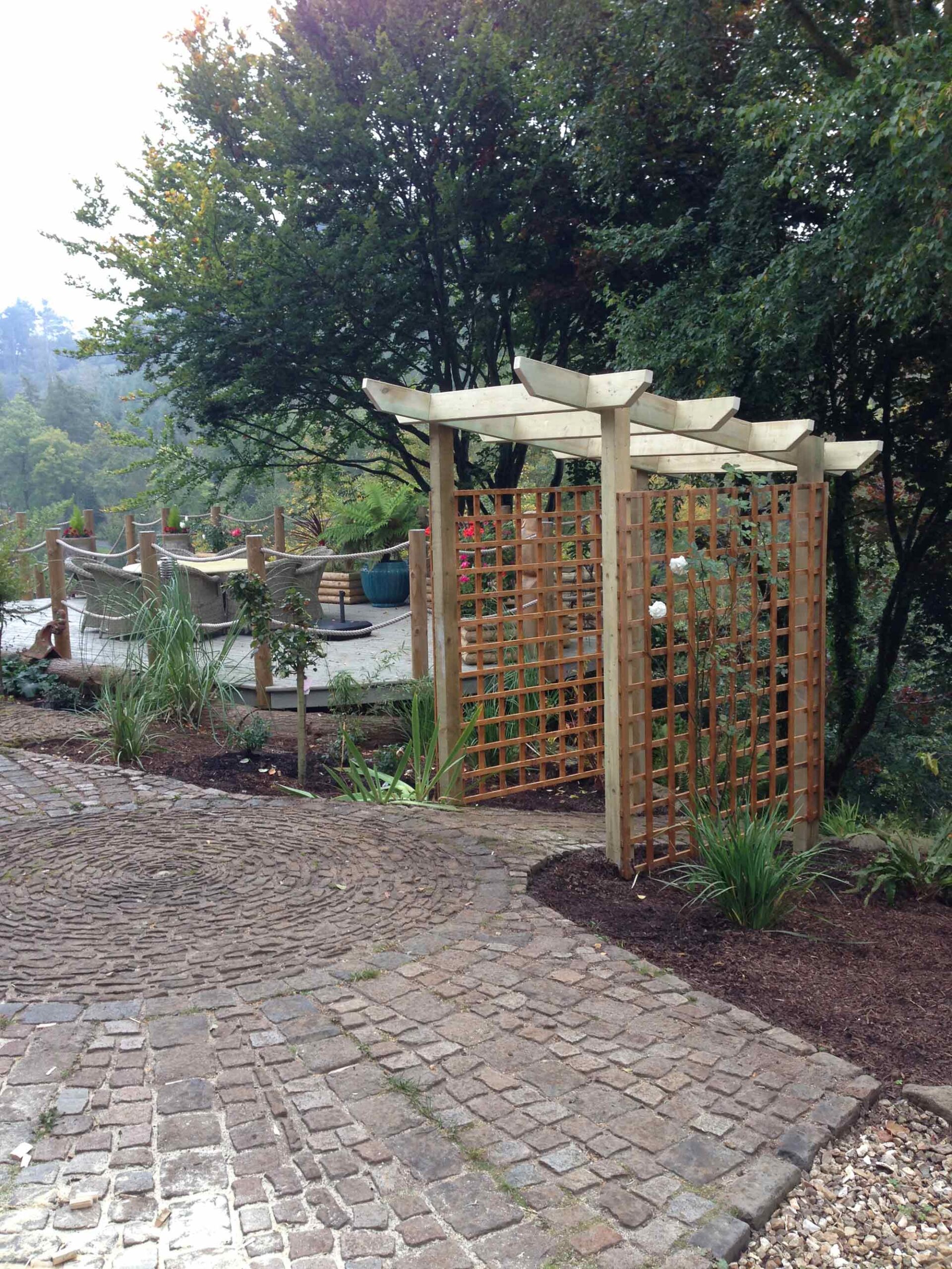 patio pergola trellis